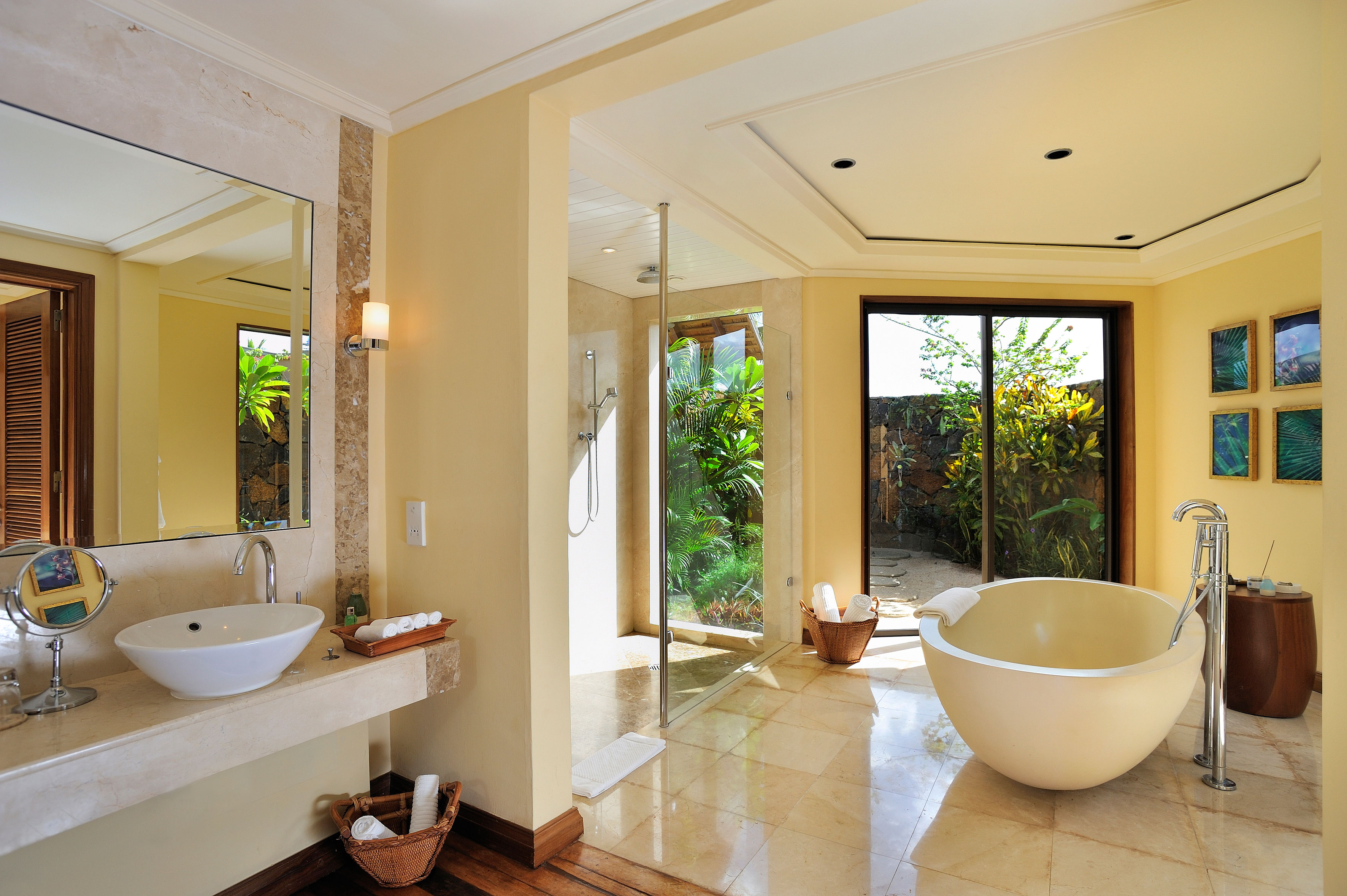 Maradiva Villas Resort And Spa Hotel Mauritius Exclusive Suite Villa Bathroom General View
